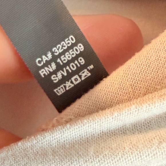 Vuori White Long Sleeve Stratotech Hoodie - Picture 3 of 6